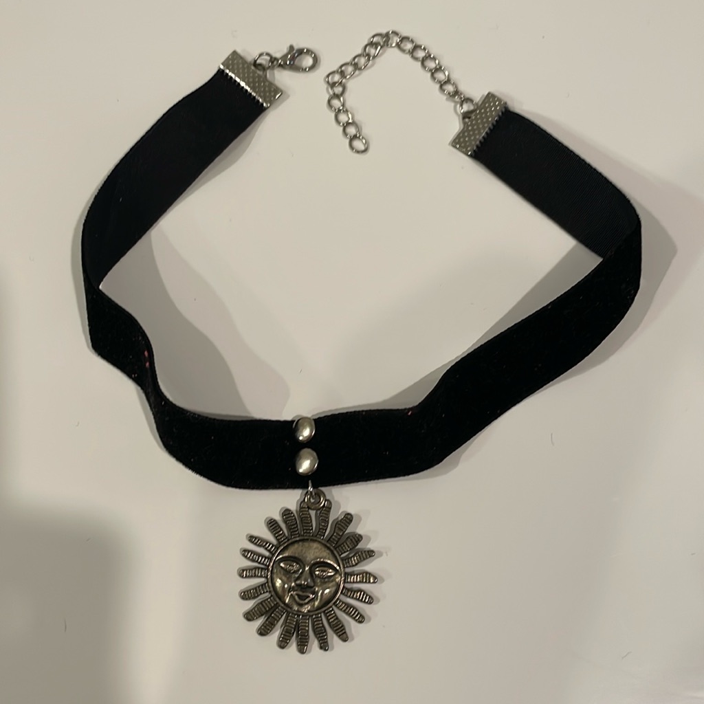 Sun Chocker